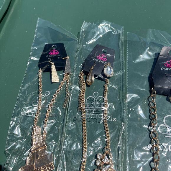 NWT Bundle of 4 Paparazzi gold necklace and earrings set - Picture 6 of 7
